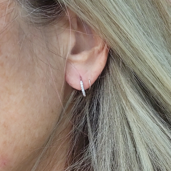 Ear Envy Jewelry - DAINTY SILVER SHIMMER CORKSCREW HUGGIES